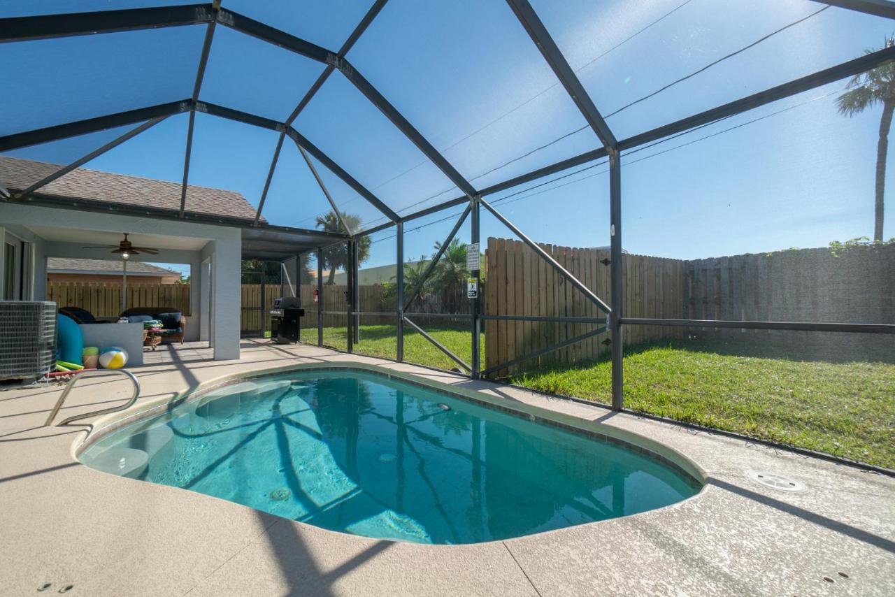 Oceanview Haven - 2Br Beach Townhome With Patio, Shared Heated Pool Steps From Paradise Beach Park! Melbourne Exterior photo