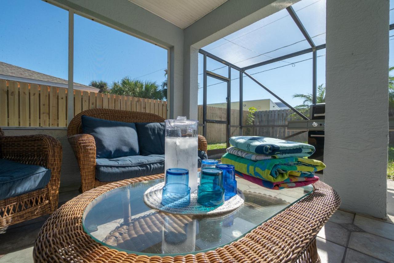 Oceanview Haven - 2Br Beach Townhome With Patio, Shared Heated Pool Steps From Paradise Beach Park! Melbourne Exterior photo