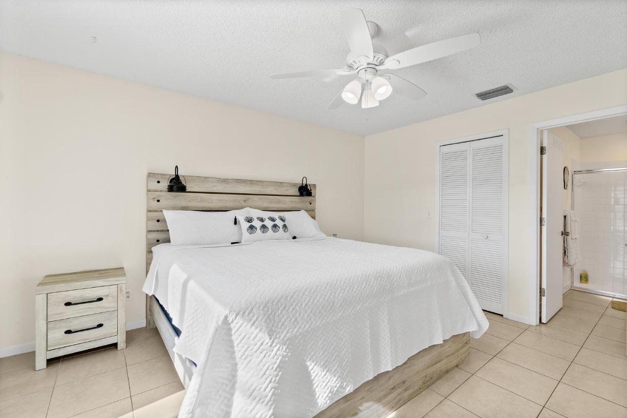 Oceanview Haven - 2Br Beach Townhome With Patio, Shared Heated Pool Steps From Paradise Beach Park! Melbourne Exterior photo