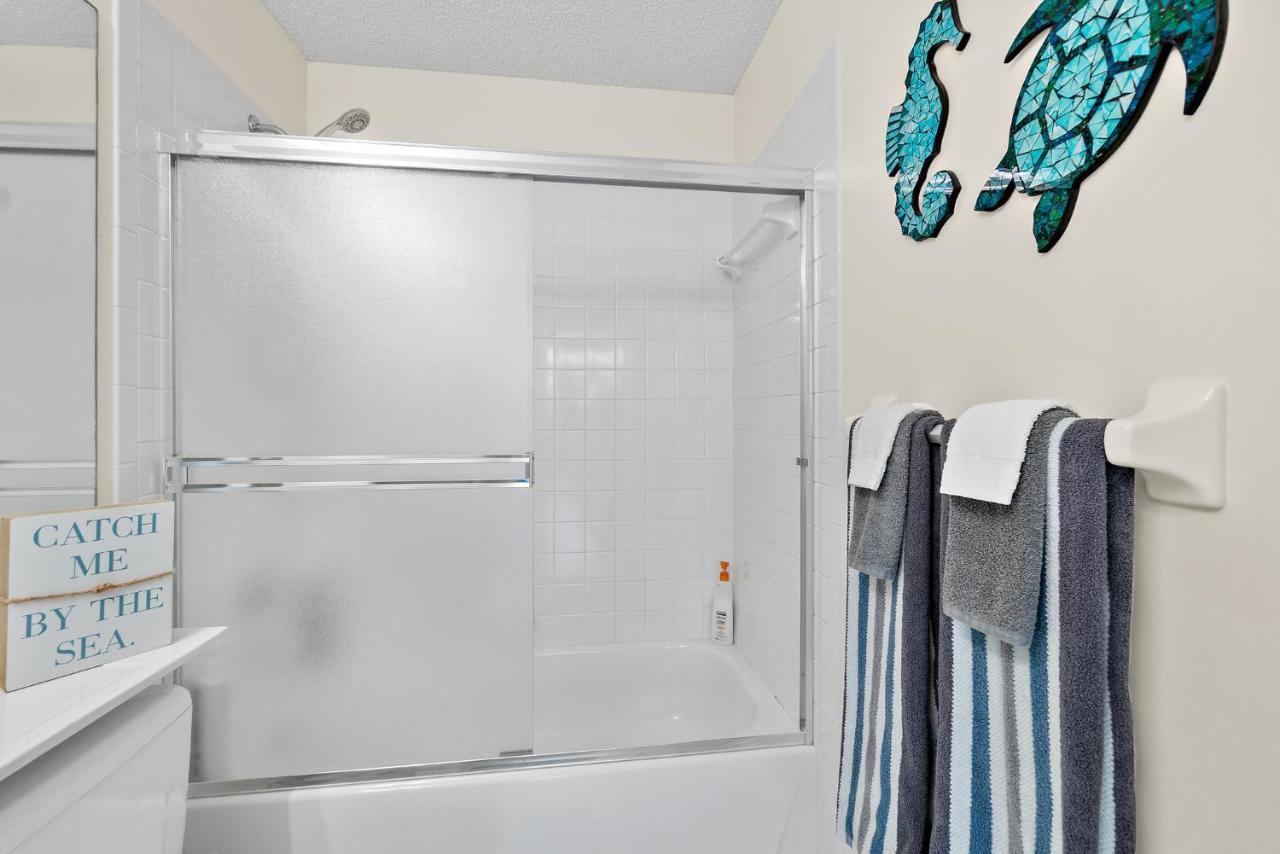 Oceanview Haven - 2Br Beach Townhome With Patio, Shared Heated Pool Steps From Paradise Beach Park! Melbourne Exterior photo